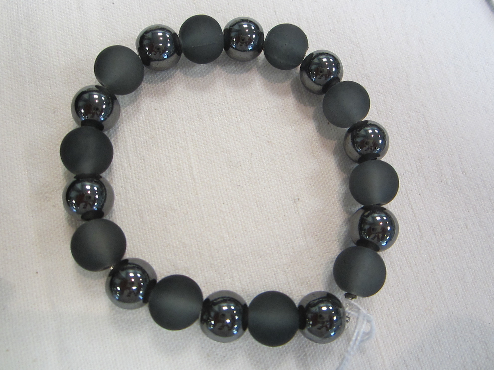 Bracelet en perles d'Hématite et perles noires