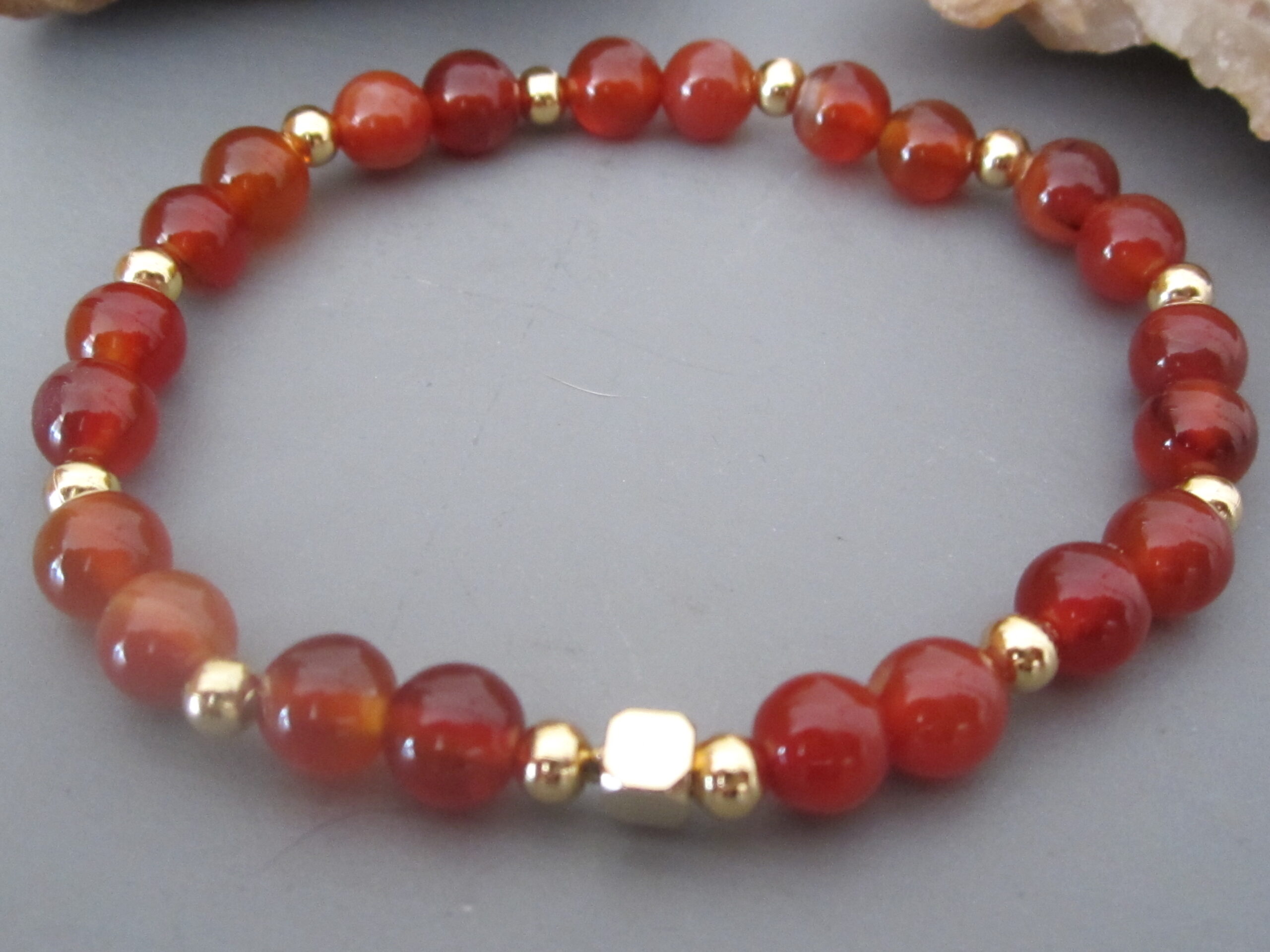 Bracelet Cormaline et Inox doré